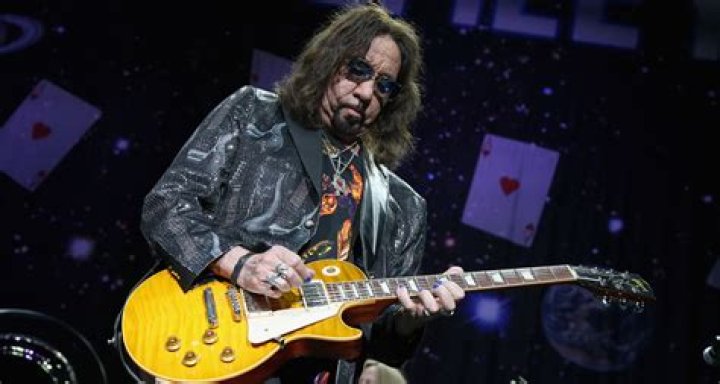 Aerosmith’s Joe Perry Lends ‘Walke This Way’ Bladerunner Guitar to Met Exhibit