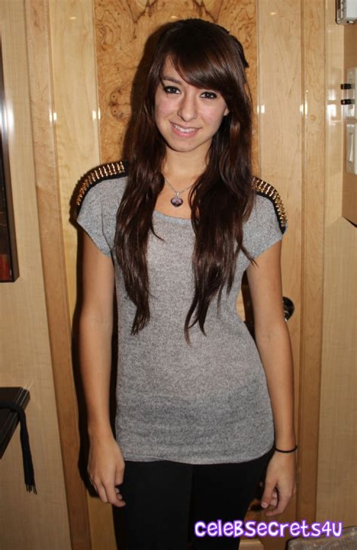 Christina Grimmie Takes Us Backstage on the “Stars Dance” Tour (@TheRealGrimmie) – Celeb Secrets