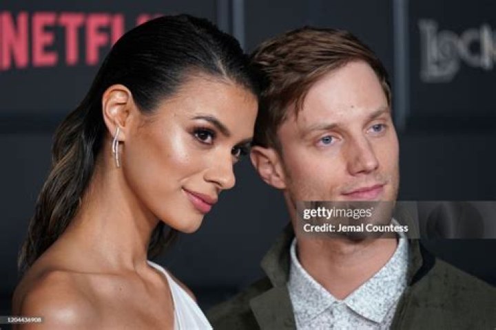 Laysla De Oliveira | Boyfriend, Jonathan Keltz, Dodge, Locke & Key, Netflix, Relationship, Instagram