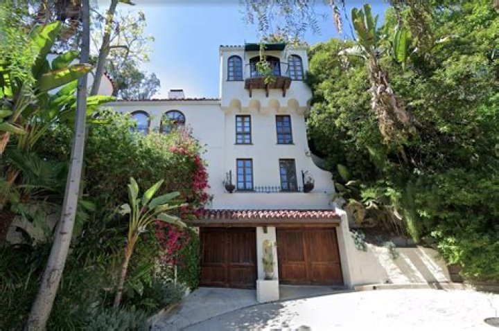 Where Does Johnny Depp Live?